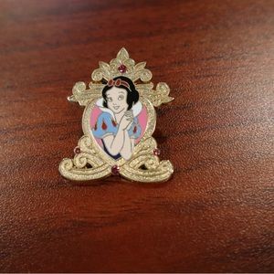 Snow White Disney pin